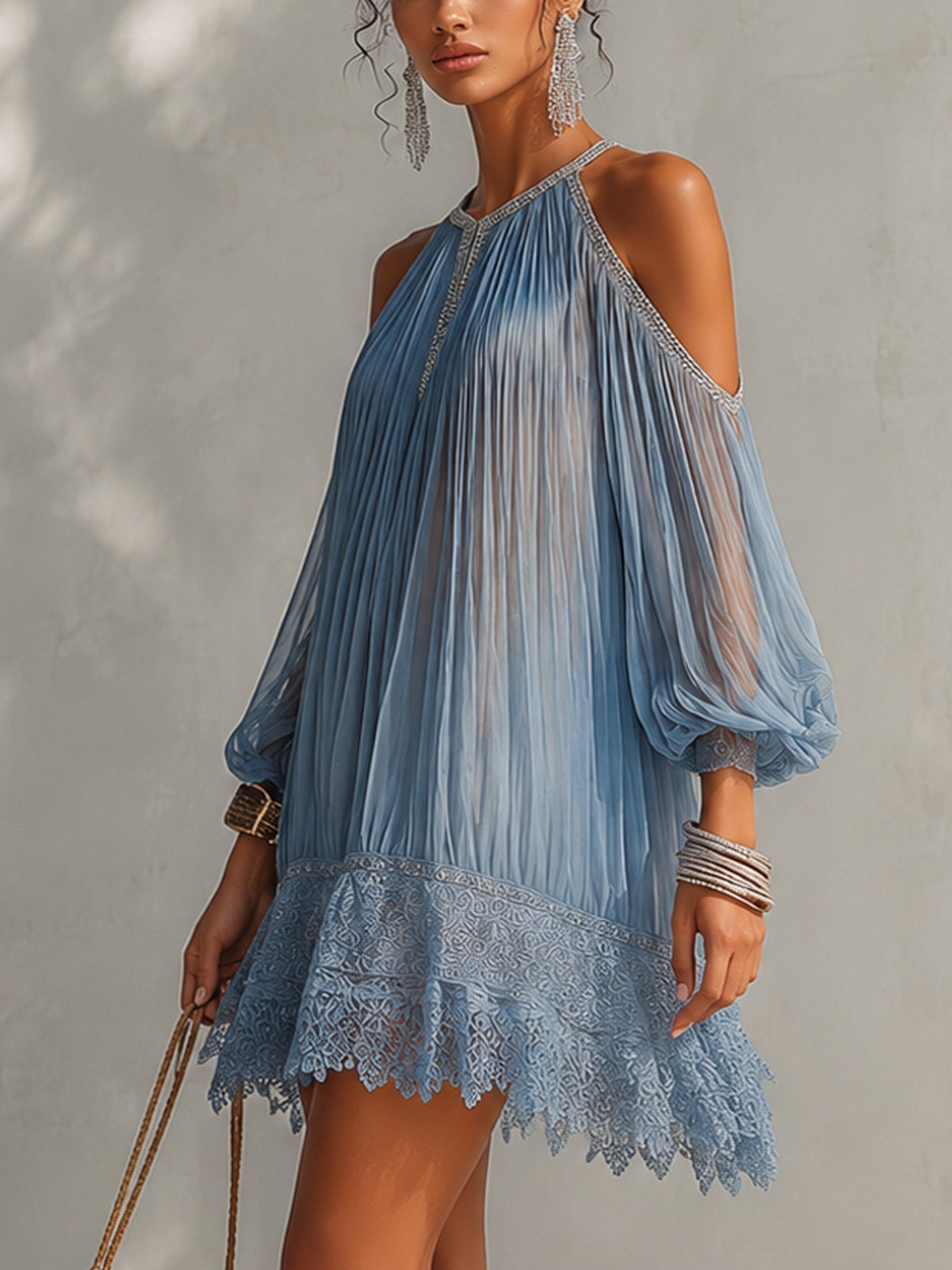 Séraphine | Vestido mini azul de hombros descubiertos con bajo de encaje