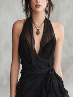 Abito Mini in Pizzo Nero con Scollo Halter e Volant