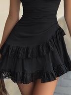 Estelle | Vestido mini negro de encaje con volantes y escote en V