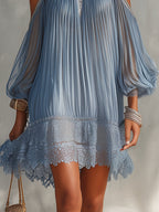 Séraphine | Vestido mini azul de hombros descubiertos con bajo de encaje