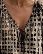 Lena | Blusa de lunares con cordón