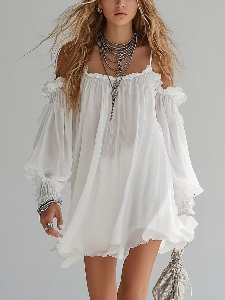 Mélusine | Vestido mini blanco fluido de estilo bohemio con hombros descubiertos