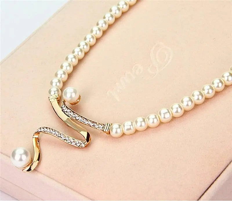 Set Collar y Pendientes con Perlas Naturales