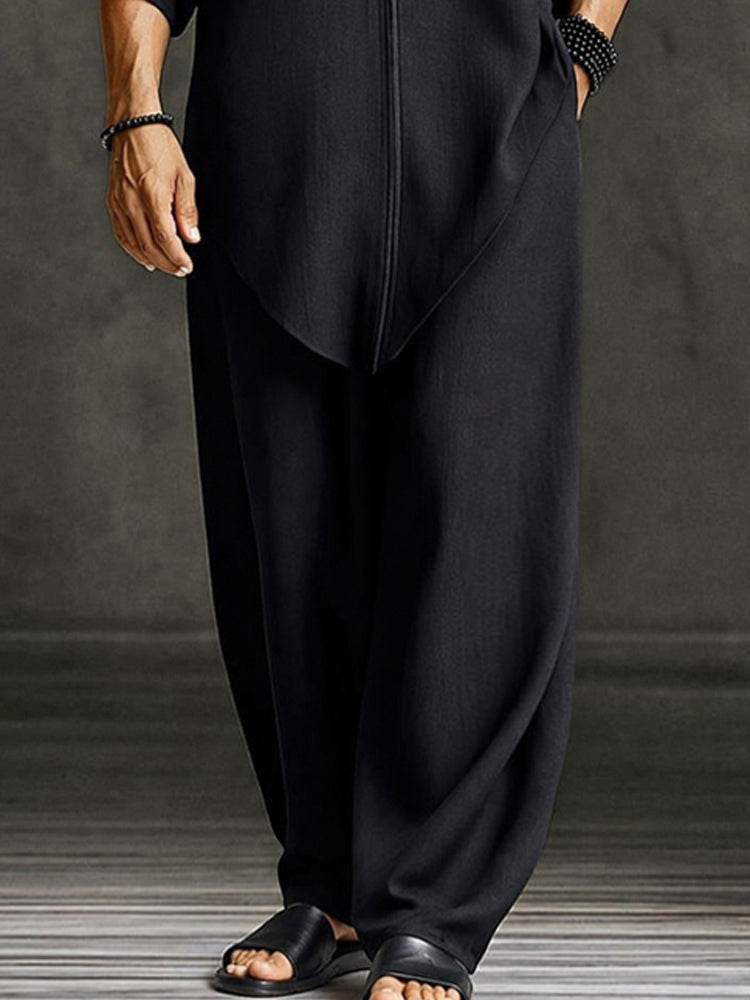 Conjunto Minimalista de Camiseta y Pantalón con Bajo Asimétrico