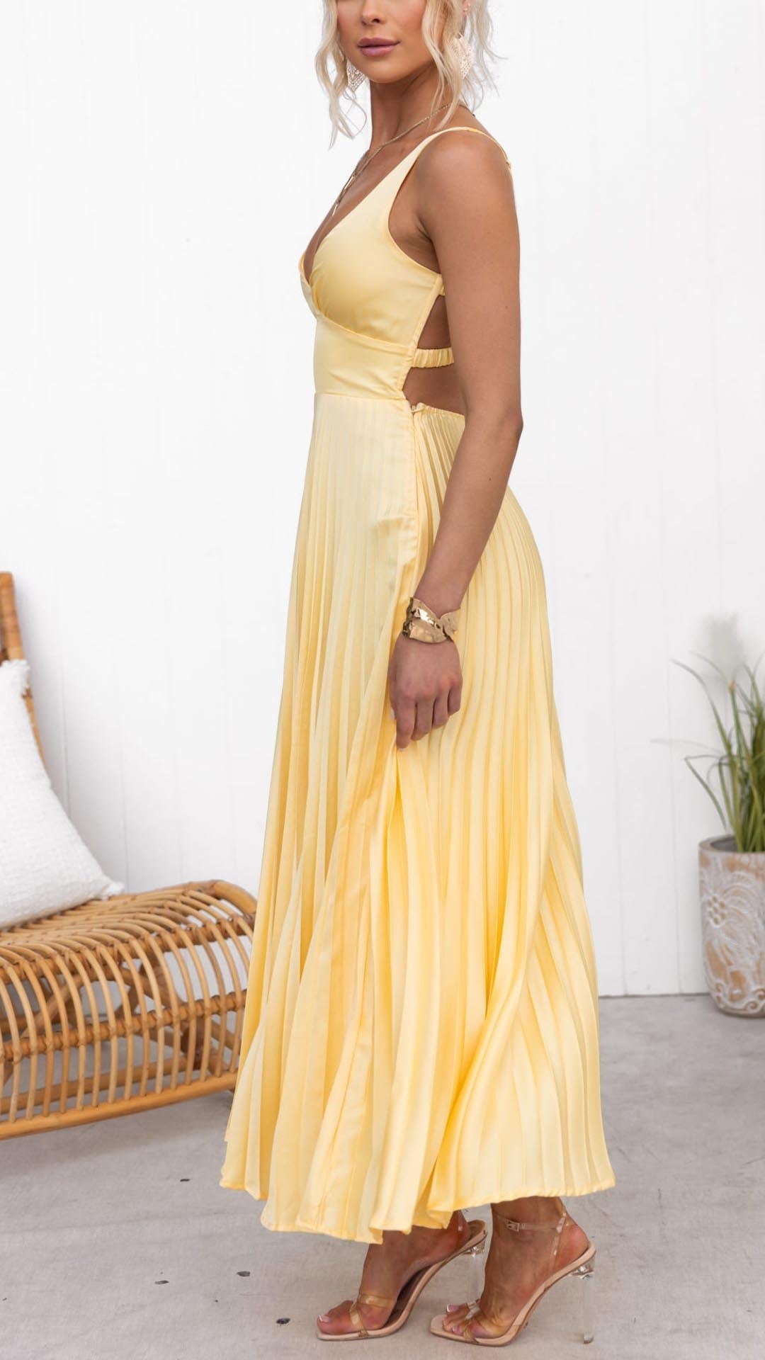 Malka | Vestido maxi plisado escote en V