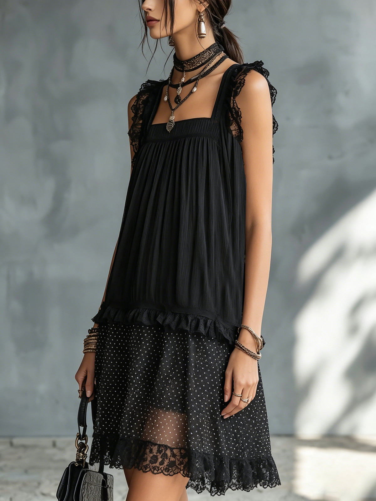 Pauline | Vestido mini negro transparente de topos con volantes y encaje