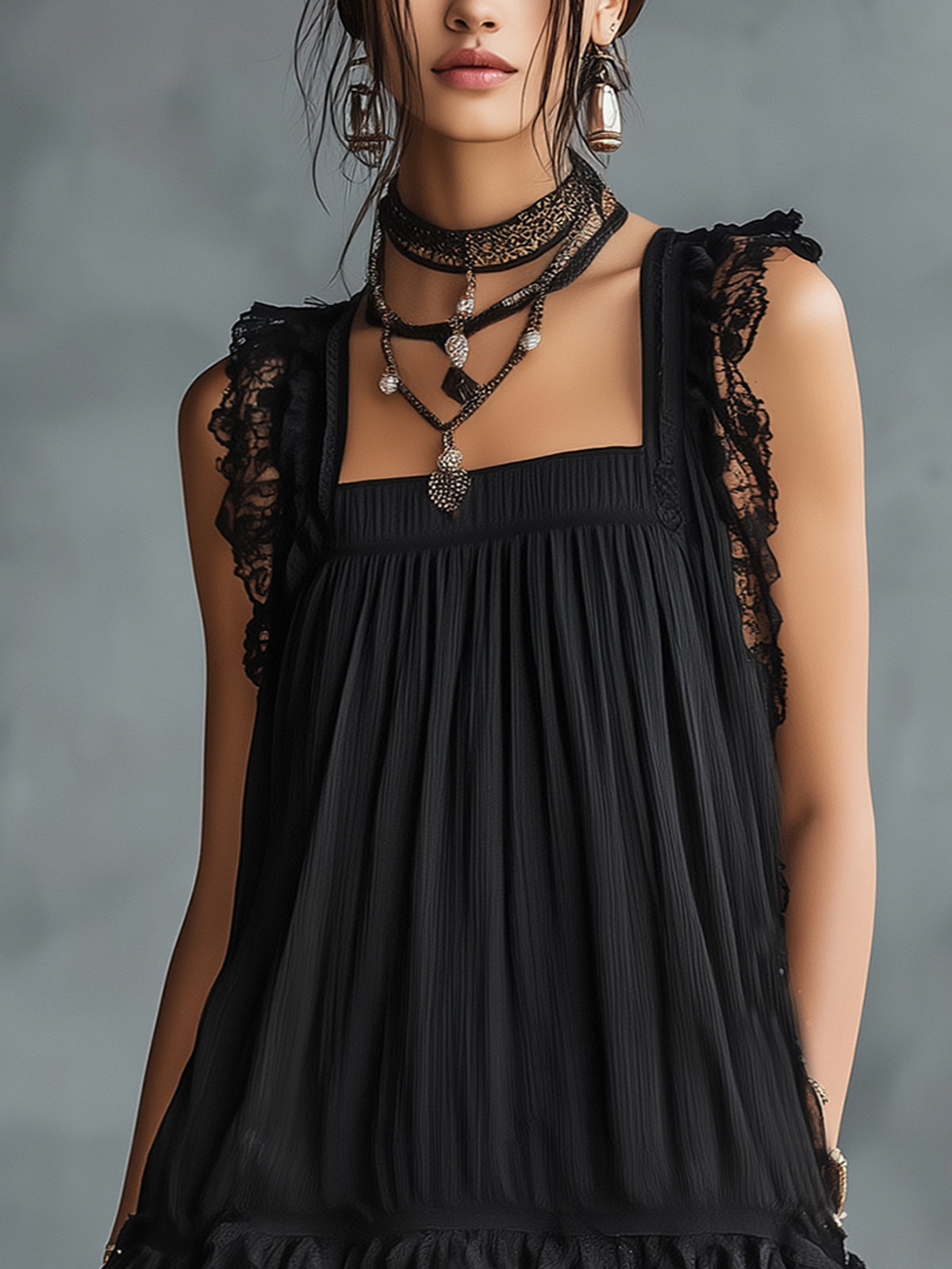 Pauline | Vestido mini negro transparente de topos con volantes y encaje