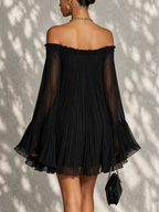 Océane | Vestido mini negro de gasa con mangas campana y hombros descubiertos