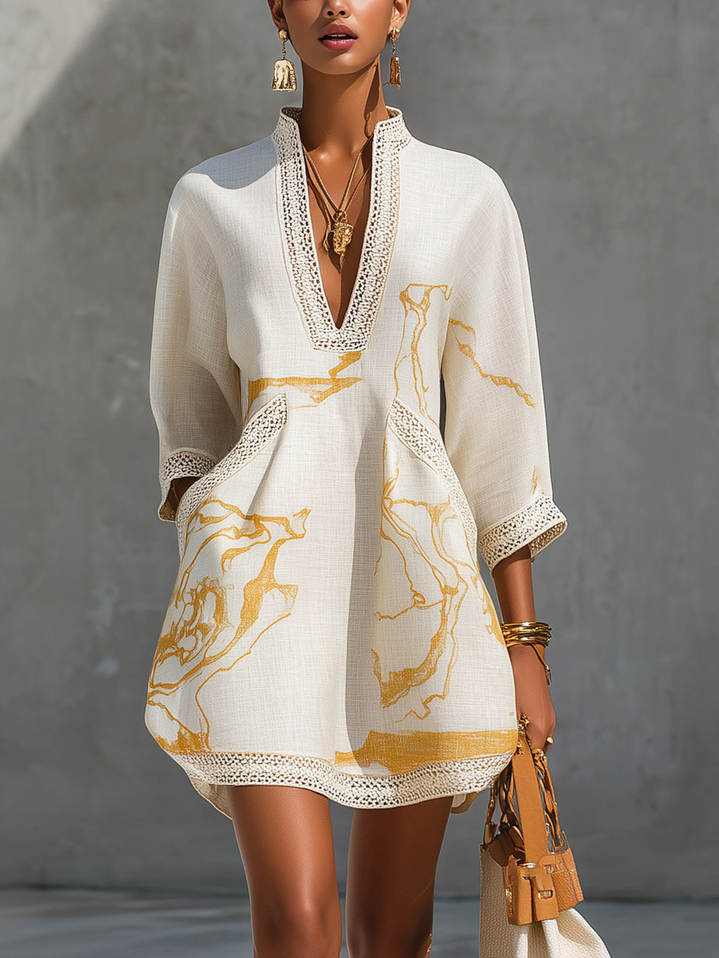 Aliénor | Vestido mini de encaje crochet marfil con motivos dorados