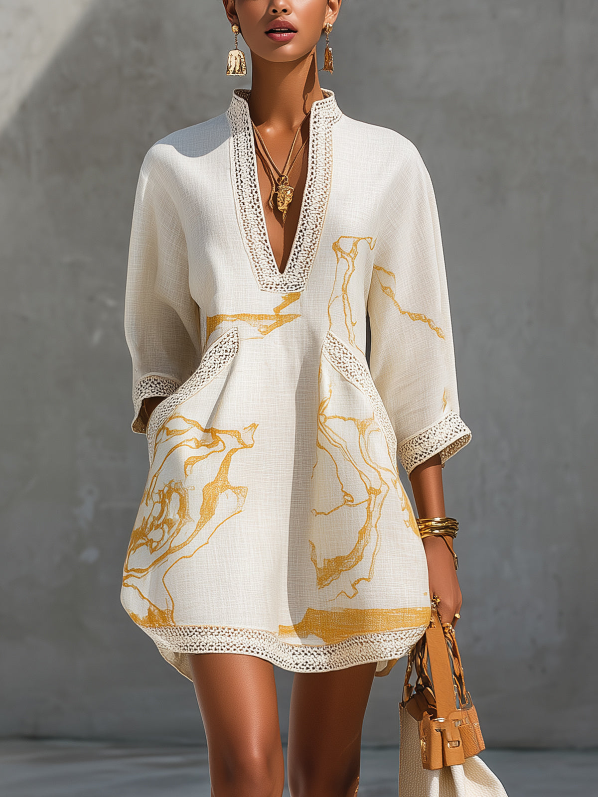 Aliénor | Vestido mini de encaje crochet marfil con motivos dorados