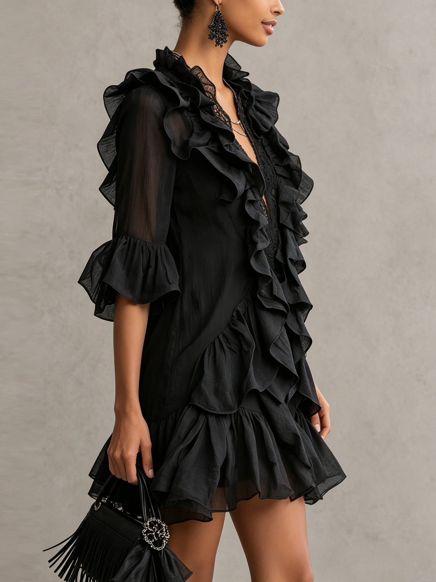 Anaïs | Vestido mini negro de gasa con volantes de encaje
