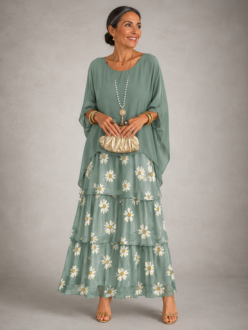 Robe longue élégante pour femme Lara™ de Danoir Paris, tissu fluide vert foncé, style sophistiqué et chic.