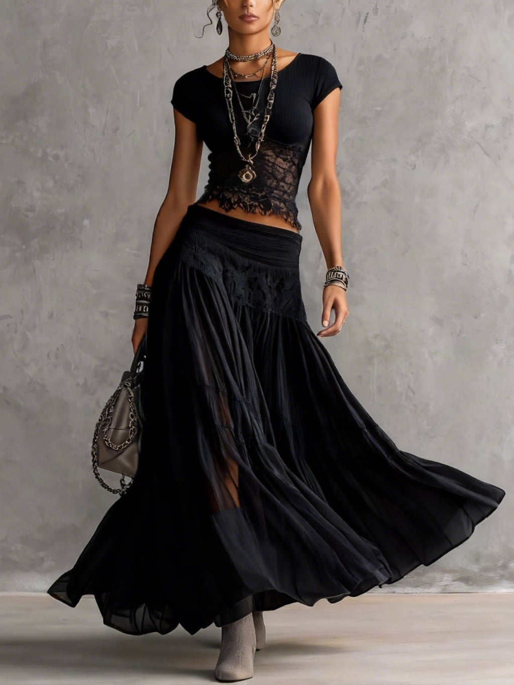 Conjunto Negro de Top en Encaje Transparente y Falda Maxi Plisada